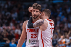 申京本届欧洲杯场均21+10+6 多项数据位居赛事前十