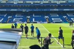 记者：客战切尔西，埃泽和格伊随队出现在斯坦福桥