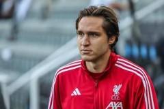 利物浦欧冠排位赛名单出炉！基耶萨遭弃用，外援名额卡死，22人阵容太薄？