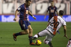 西甲中游生死绞杀！巴列卡诺死磕阿拉维斯：主场强硬派 VS 客场长传王？