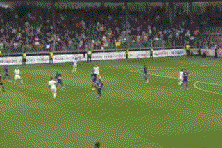 2-1，40岁C罗腾空转体180度庆祝：利剑出鞘，率队逆转法甲劲旅