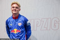 卖便宜了！尤文今夏1000万欧出售姆班古拉，如今德甲3场1球3助攻