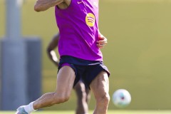 西甲赛场的公平与尊严：反对巴萨在美国的‘马戏团’秀