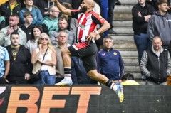 曼联转会窗口再起波澜！6000万先生奥利·沃特金斯会是最后拼图吗？