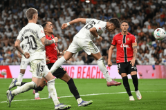 利物浦太子回勇，阿根廷天才创历史！姆巴佩2球被吹，皇马2-1登顶