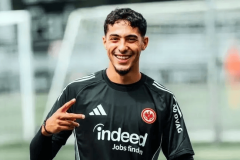 德甲焦点战：卫冕冠军迎战雄鹰！勒沃库森VS法兰克福