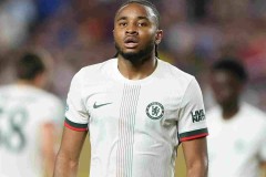 红牛反抢旧将：莱比锡欲用西蒙斯“换”回恩昆库，切尔西夏窗最后一搏？