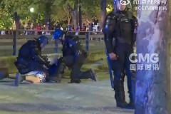 不到48小时巴黎失控，欧冠喜迎卫冕，多地暴乱四起，马克龙急出手