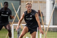 阿莫林又要买旧部：4000万报价昔日中场，曼联转换推进就靠他