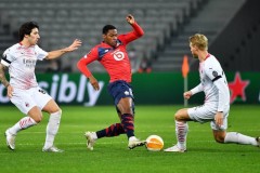 法甲第7轮里尔主场迎战巴黎，双方均势但巴黎伤病困扰，里尔需主场取胜冲击欧战区。