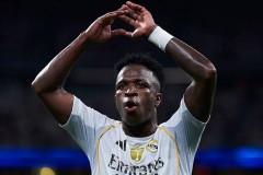 皇马2-1马洛卡，伯纳乌惊魂两分钟，维尼修斯绝杀登顶西甲