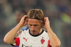 AC米兰1-1亚特兰大，双前锋意甲9轮全无进球，阵容不完整两连平